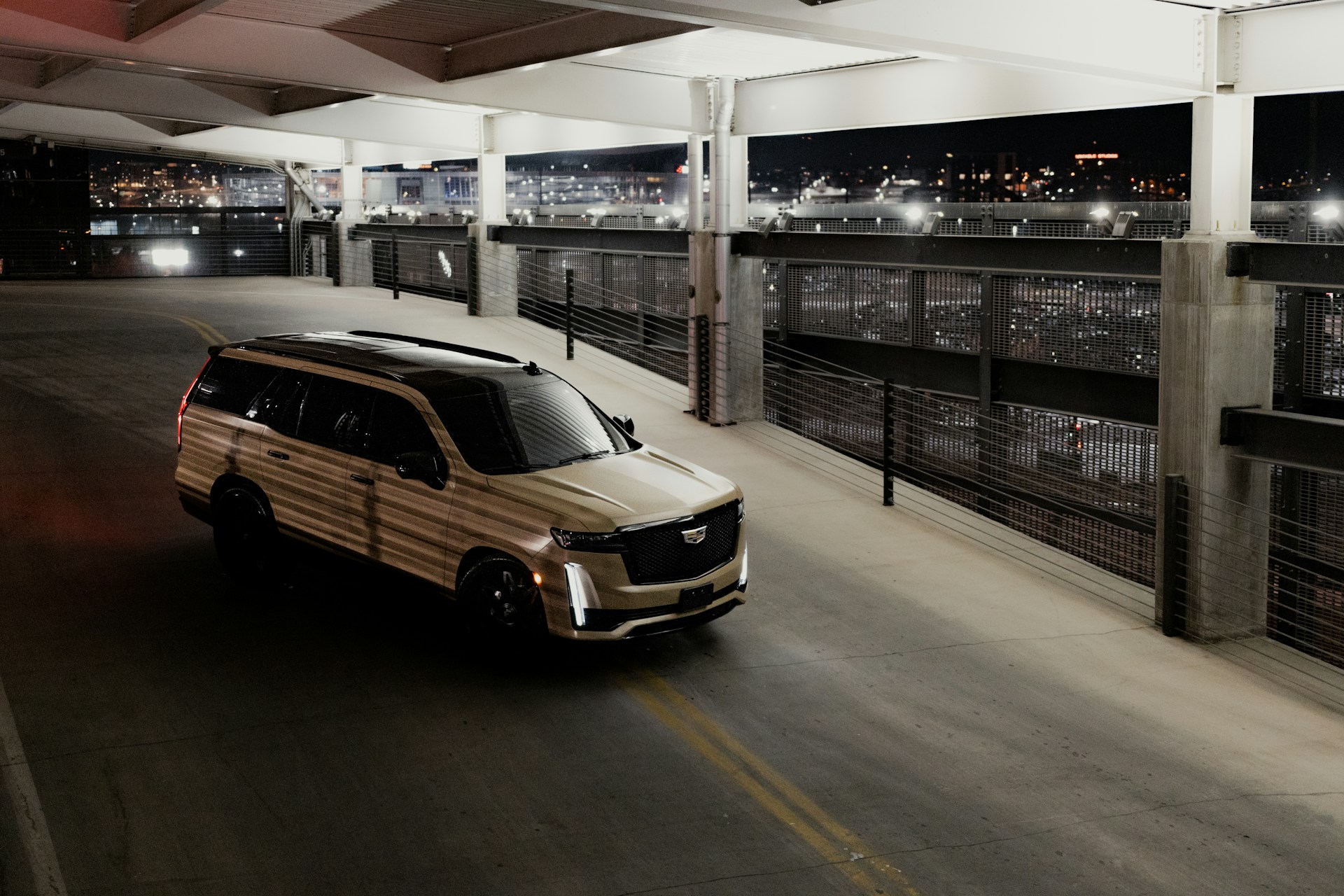 The Ultimate Guide to Airport Transfers in Dubai: Why Choose a Luxury Chauffeur Service