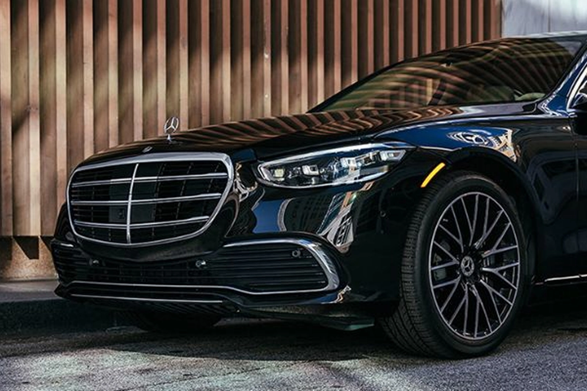 Luxury on Wheels: Why the Mercedes S-Class is Perfect for Corporate Travel
